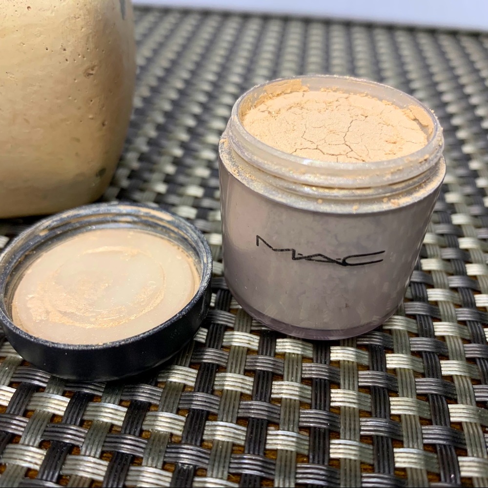 Mac Cosmetics Loose Pigment in Provence